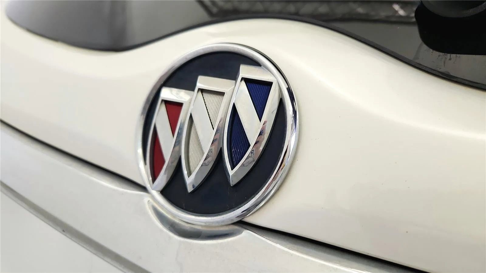 Used 2018 Buick Enclave Avenir w/ Avenir Technology Package image 16