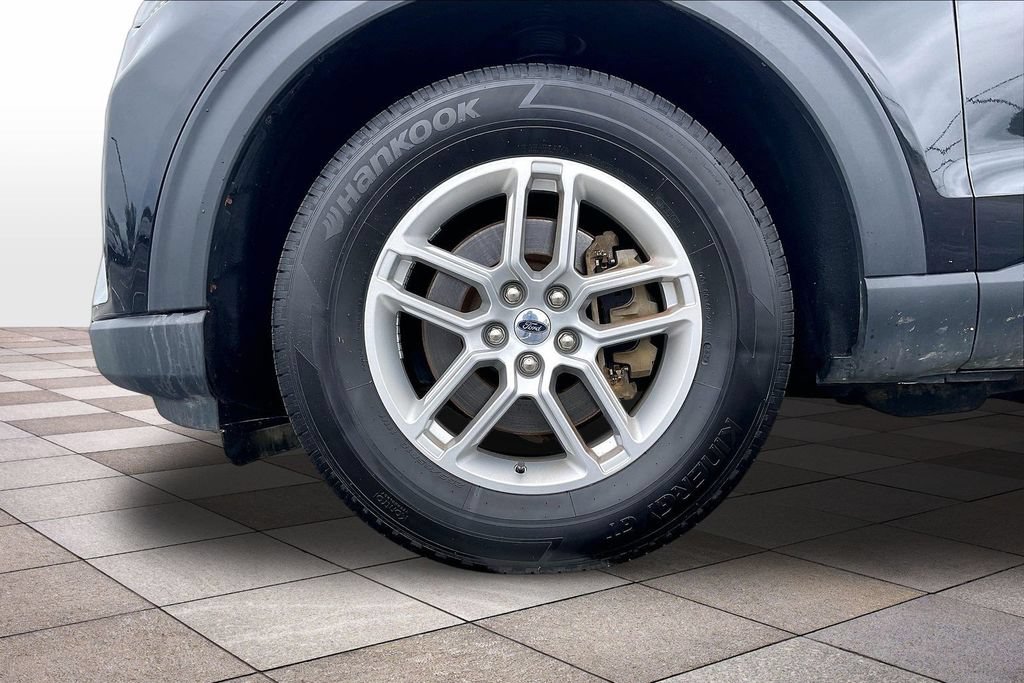 Certified 2025 Ford Explorer Active AWD/4WD image 9