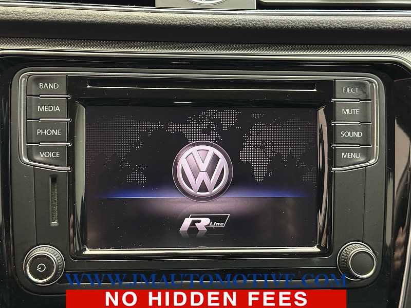 Used 2017 Volkswagen Passat 1.8T R-Line w/ R-Line Lighting Package image 23