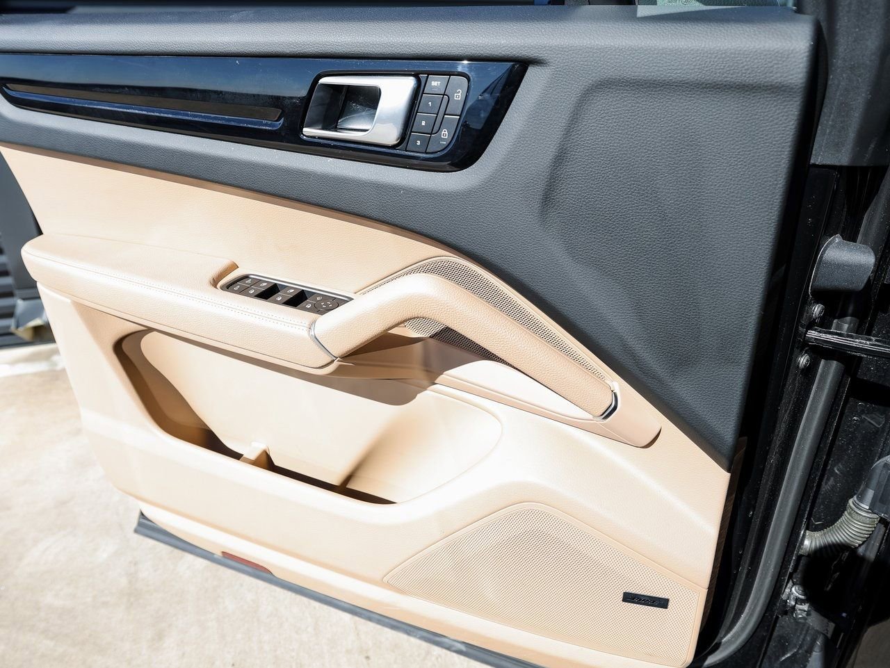 Certified 2023 Porsche Cayenne image 23