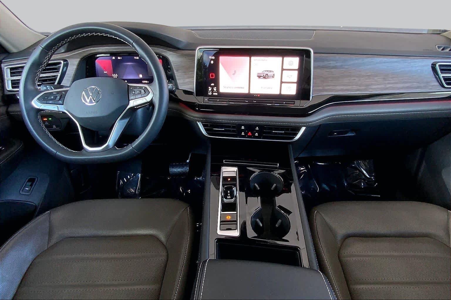 Used 2025 Volkswagen Atlas SEL AWD/4WD image 16