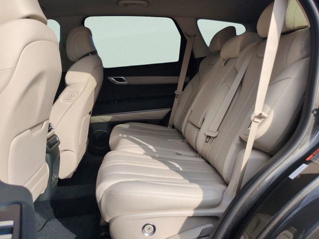 Certified 2025 Genesis GV80 2.5T Select AWD/4WD image 26