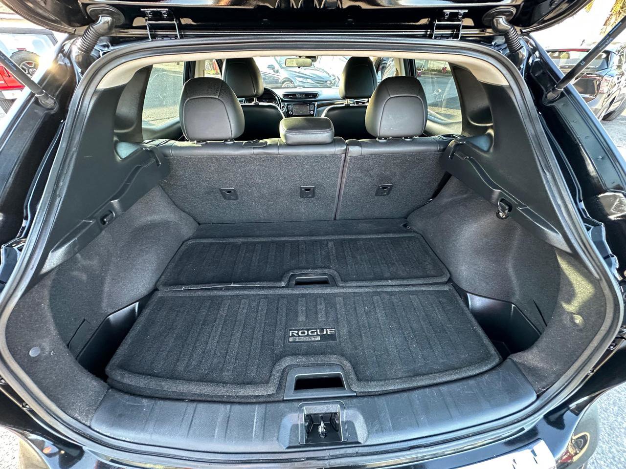 Used 2017 Nissan Rogue Sport SL w/ SL Premium Package FWD image 8