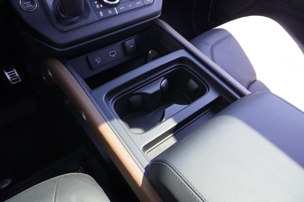 Used 2023 Land Rover Defender 90 X AWD/4WD image 14