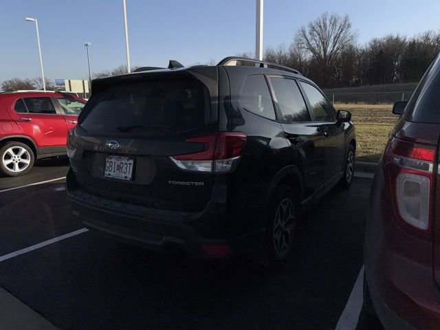 Used 2021 Subaru Forester Premium image 4