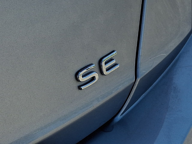 Used 2024 Volkswagen Jetta SE FWD image 28