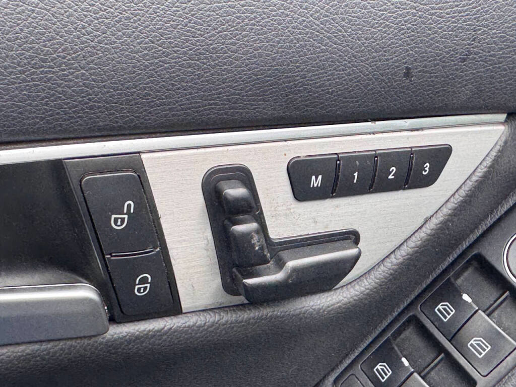 Used 2014 Mercedes-Benz C 300 4MATIC Sedan image 4