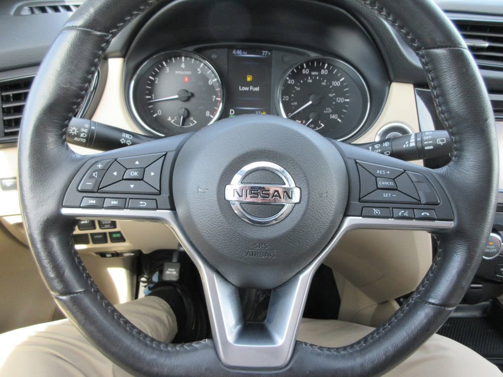 Used 2017 Nissan Rogue SV w/ SV Premium Package FWD image 24