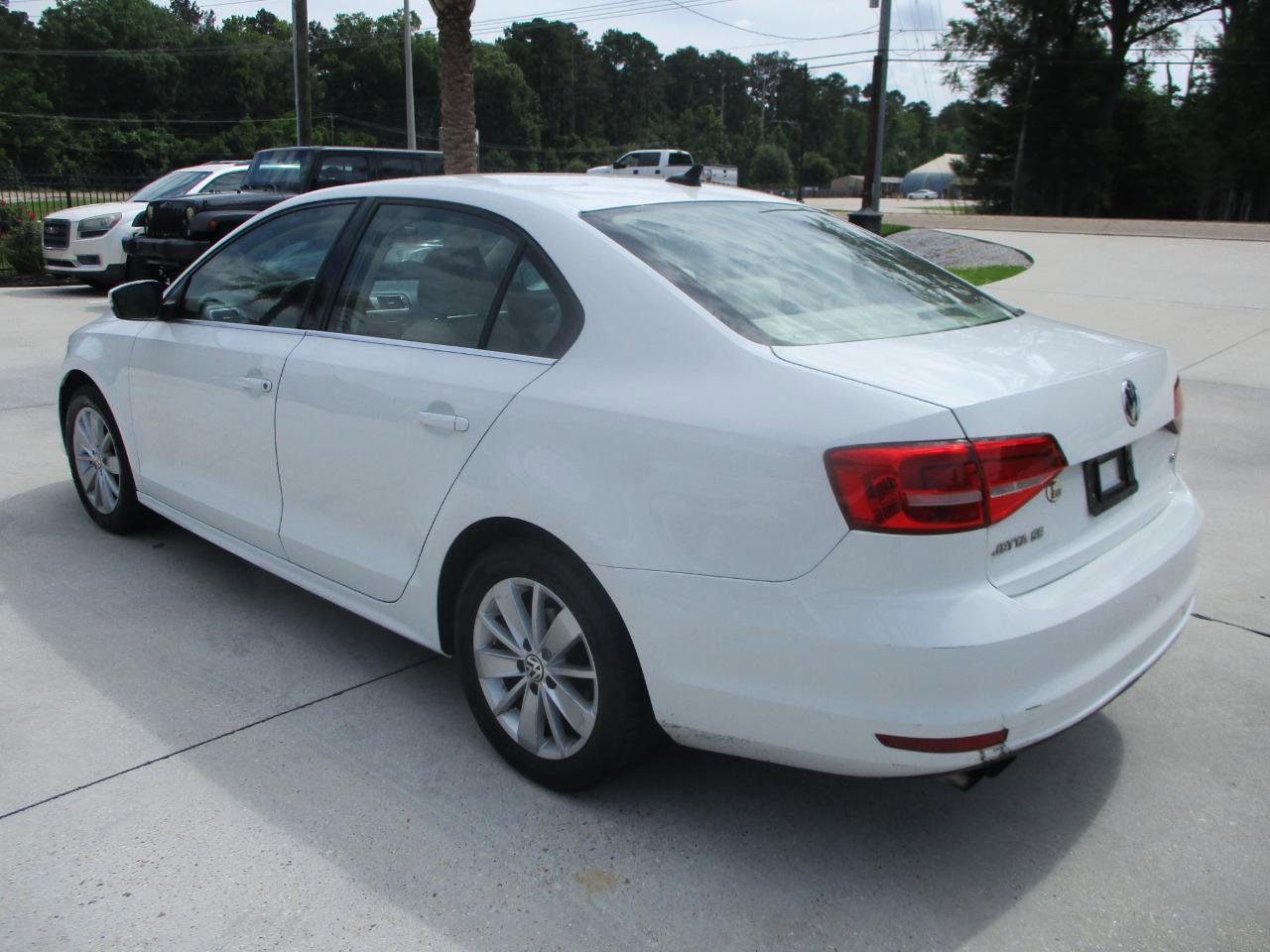 Used 2015 Volkswagen Jetta SE FWD image 8