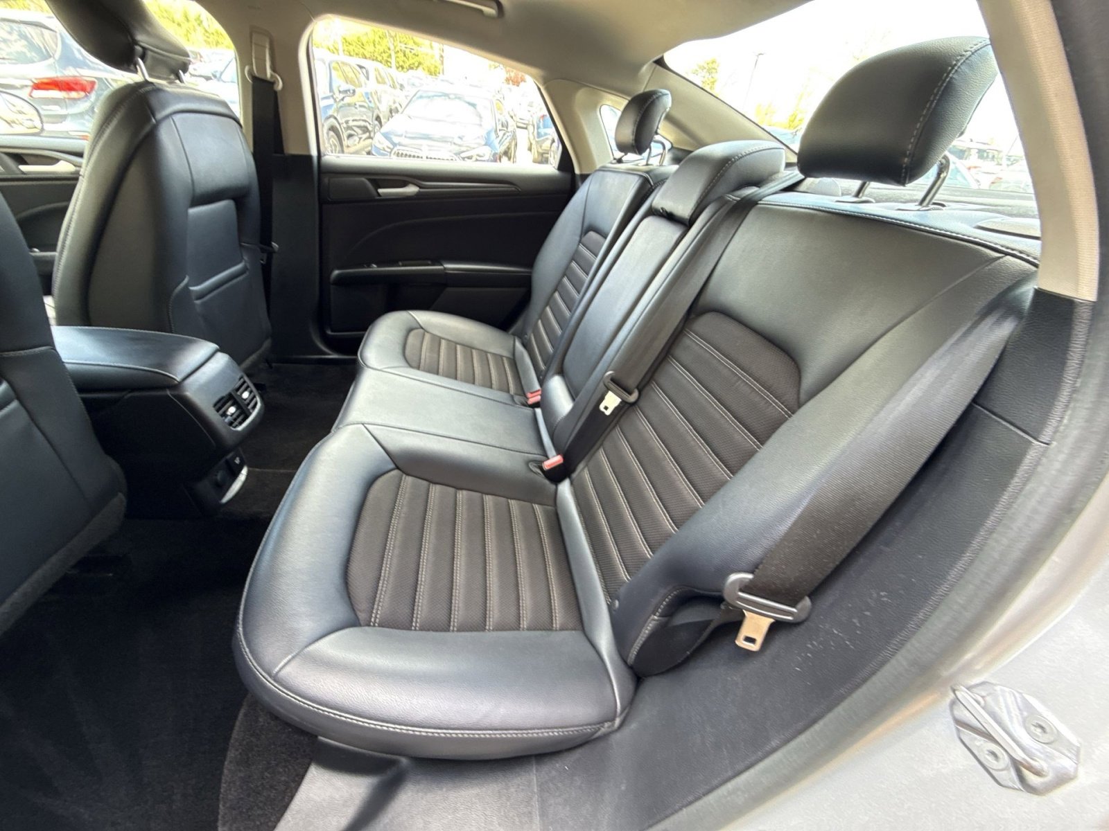 Used 2018 Ford Fusion SE w/ Equipment Group 601A image 24