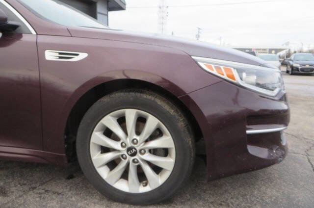 Used 2018 Kia Optima LX w/ 17" Alloy Wheels Package image 19
