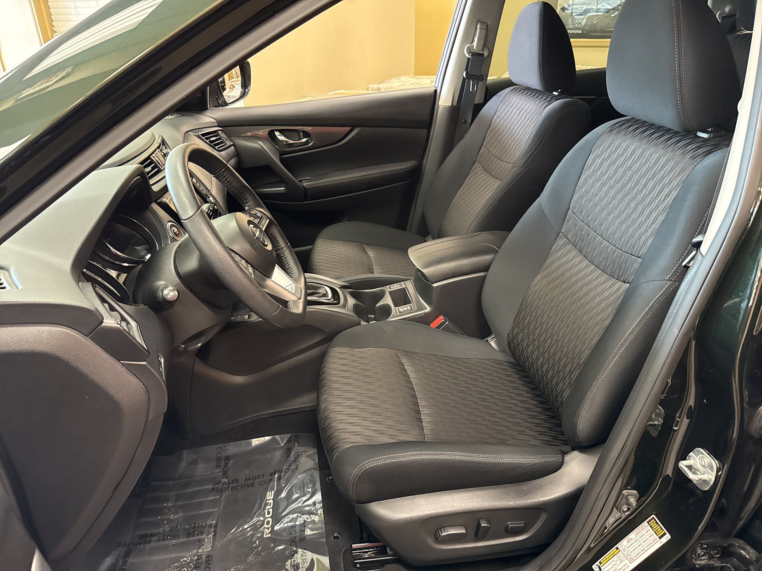 Used 2019 Nissan Rogue SV w/ Premium Package AWD/4WD image 32