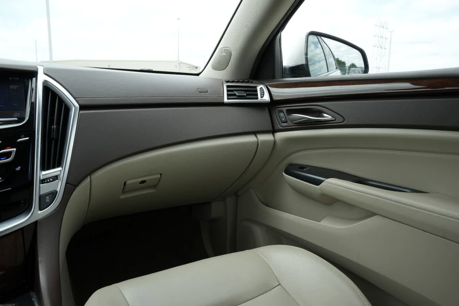 Used 2015 Cadillac SRX Luxury w/ Driver Awareness Package AWD/4WD image 8