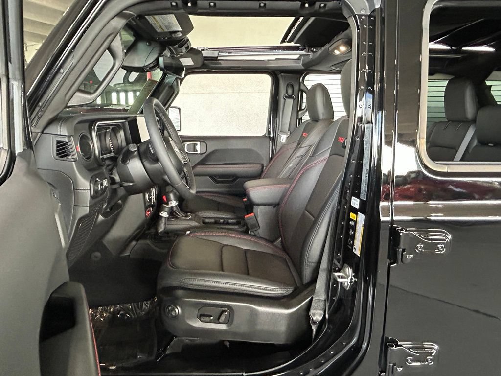 Used 2026 Jeep Wrangler Unlimited Rubicon AWD/4WD image 16
