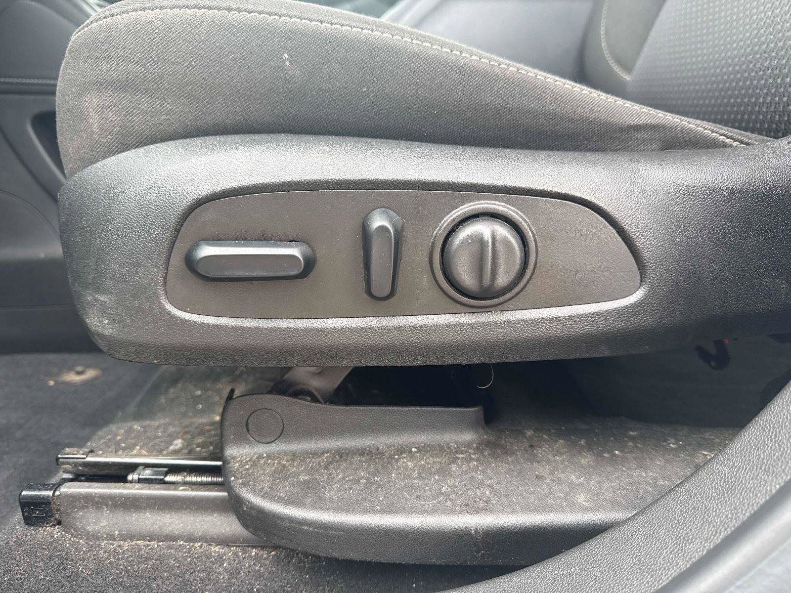 Used 2021 GMC Acadia SLE w/ Driver Convenience Package image 20