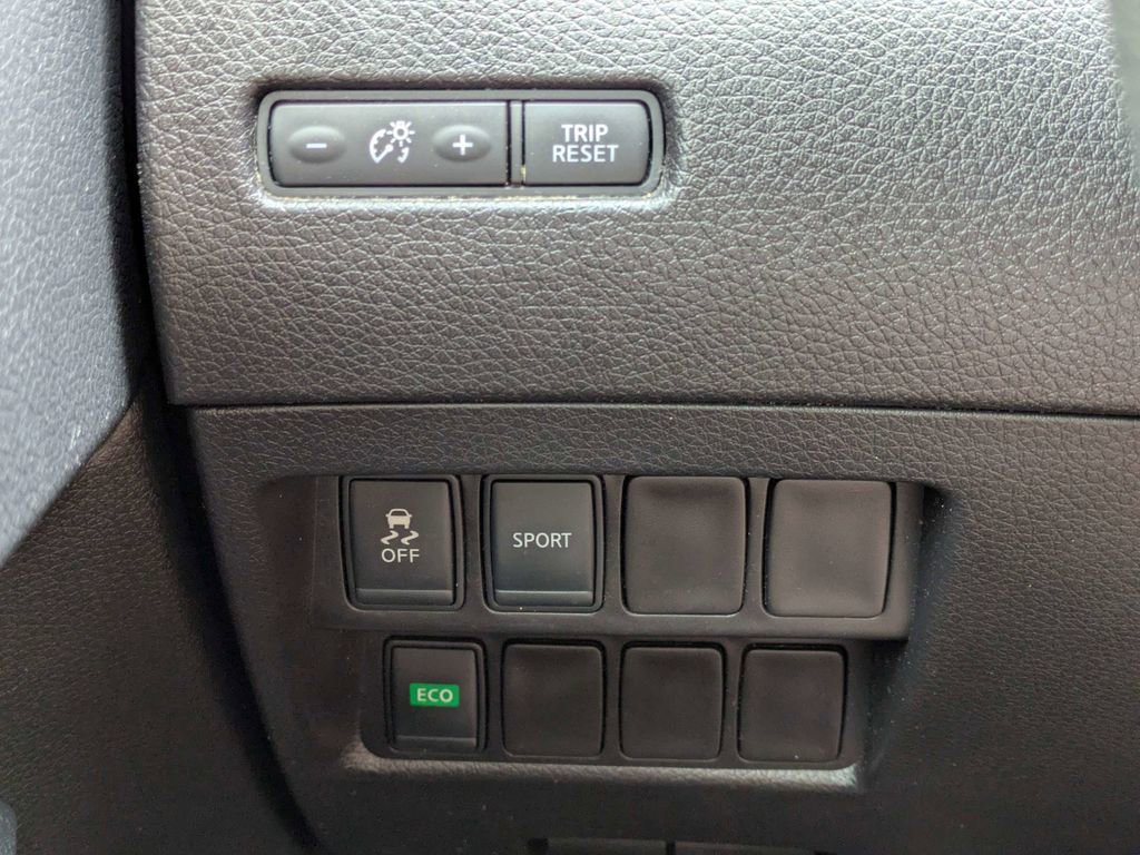 Used 2015 Nissan Rogue S image 23