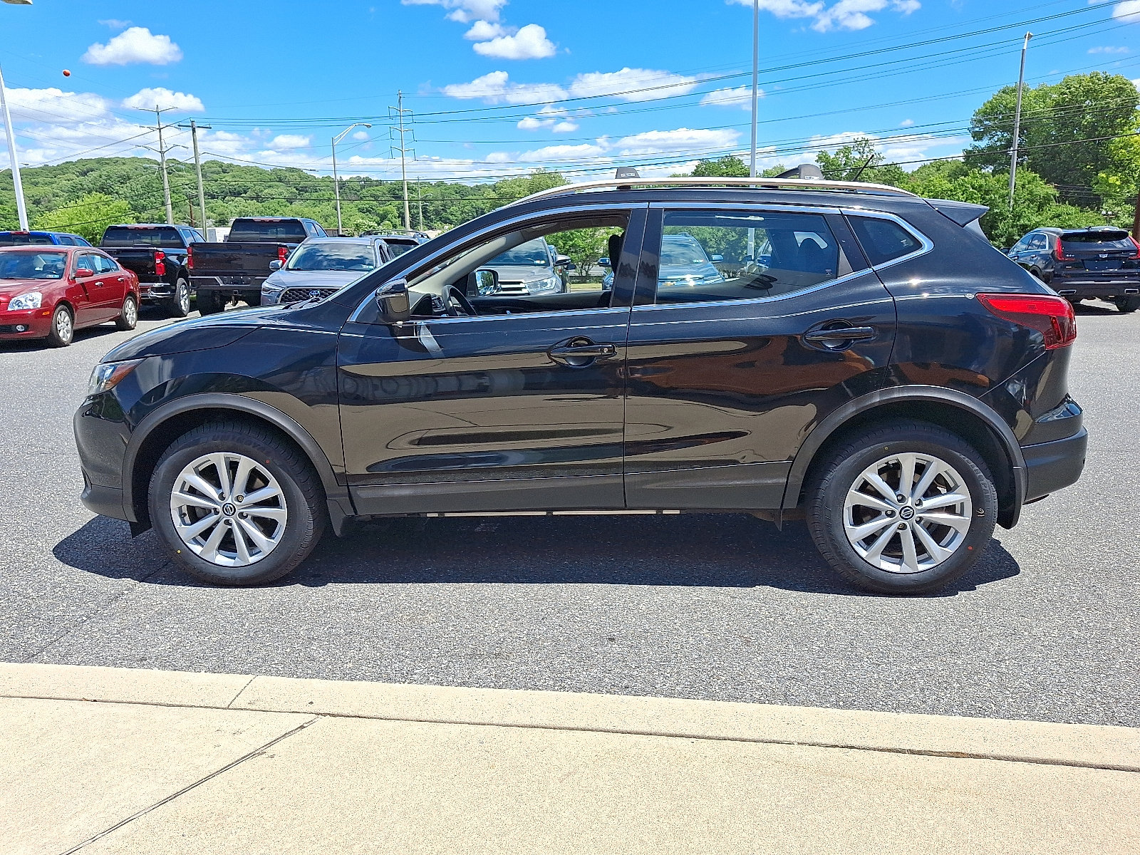 Used 2019 Nissan Rogue Sport SV AWD/4WD image 4