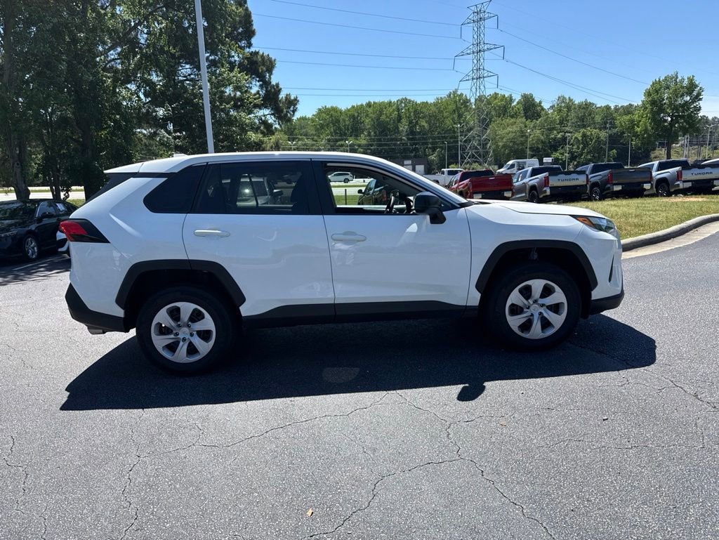 Used 2025 Toyota RAV4 LE AWD/4WD image 6