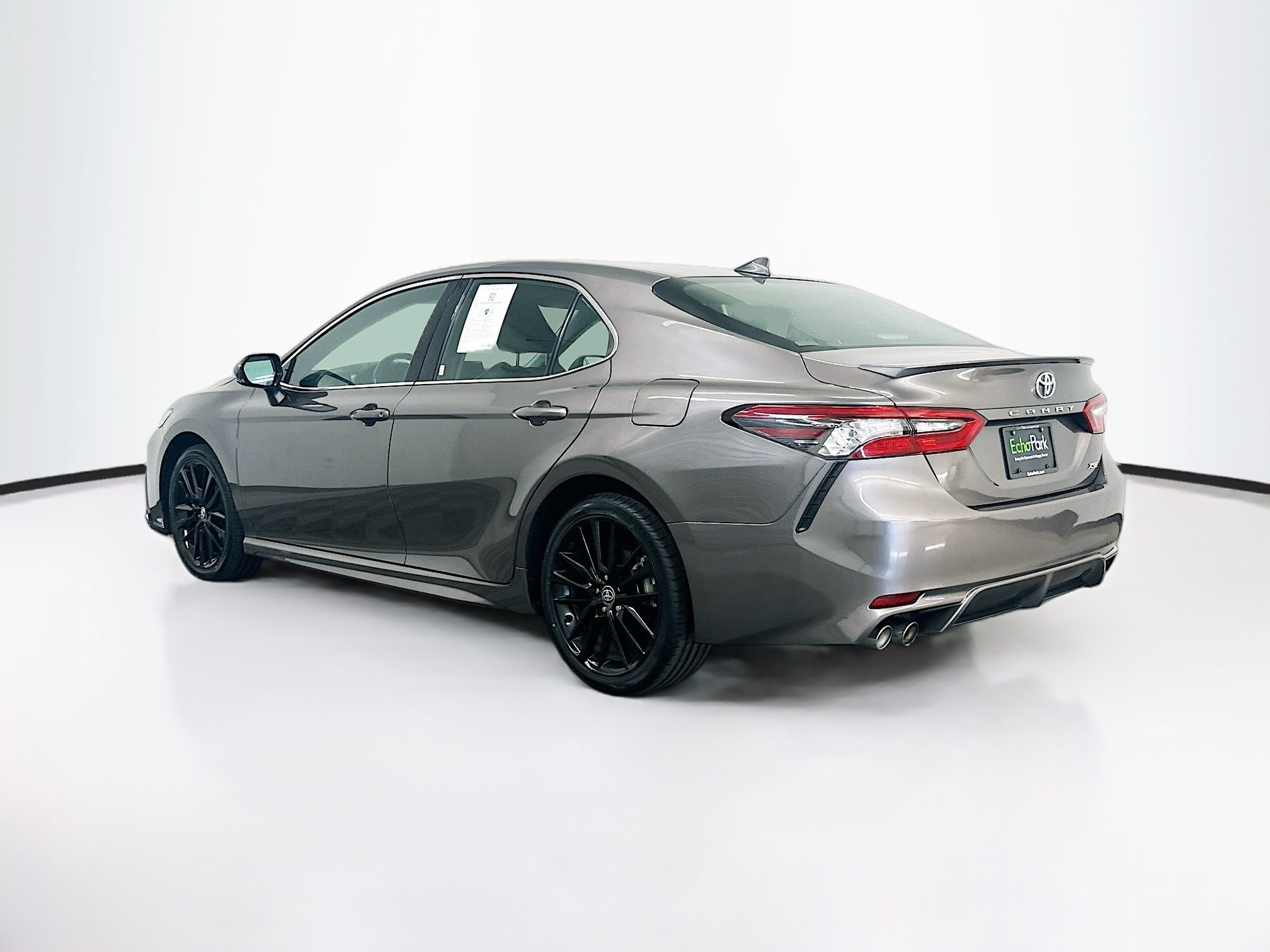 Used 2024 Toyota Camry XSE FWD image 5