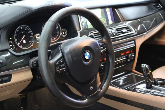 Used 2015 BMW 750Li xDrive AWD/4WD image 15