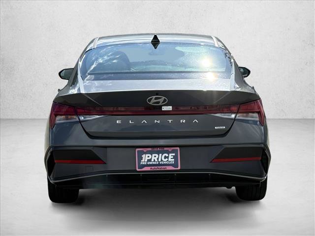 Certified 2025 Hyundai Elantra Limited image 6