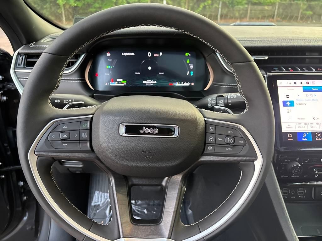 New 2024 Jeep Grand Cherokee Limited 4xe w/ Luxury Tech Group II image 20