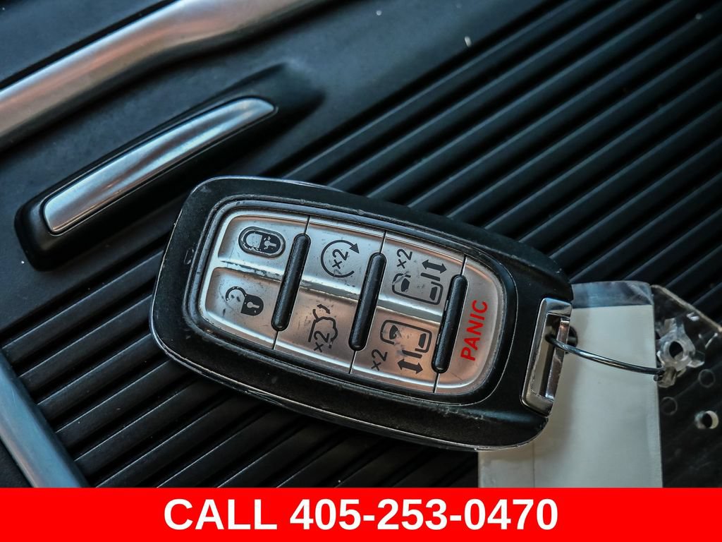 Used 2021 Chrysler Pacifica Touring-L FWD image 65