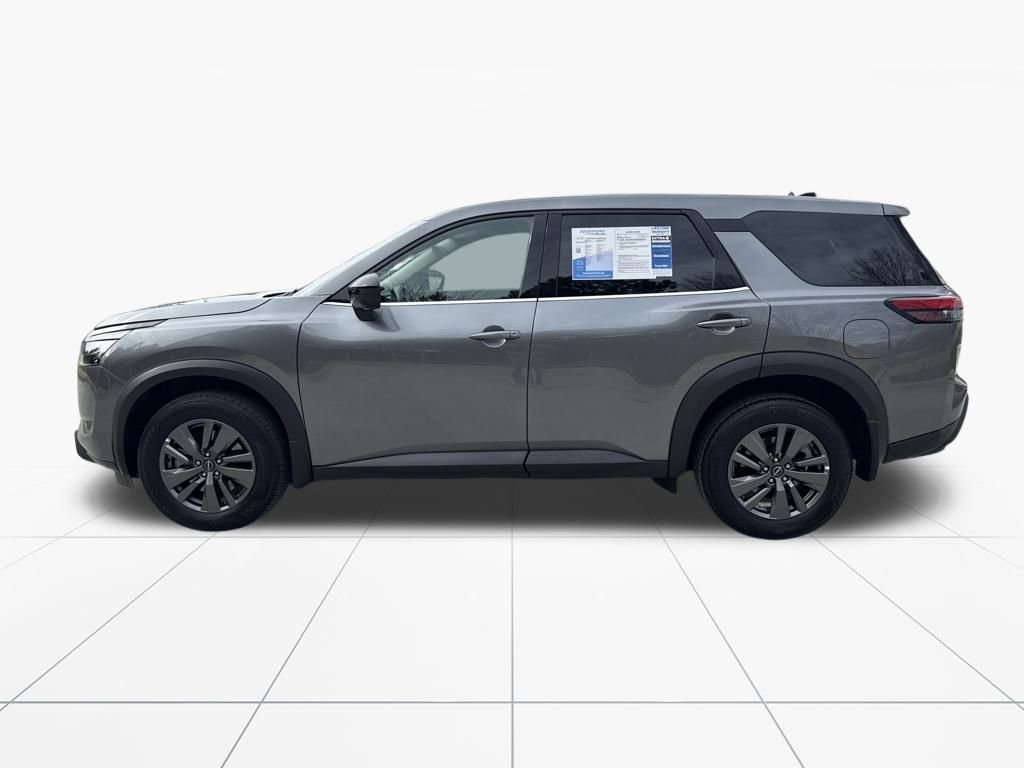 Used 2024 Nissan Pathfinder S image 5