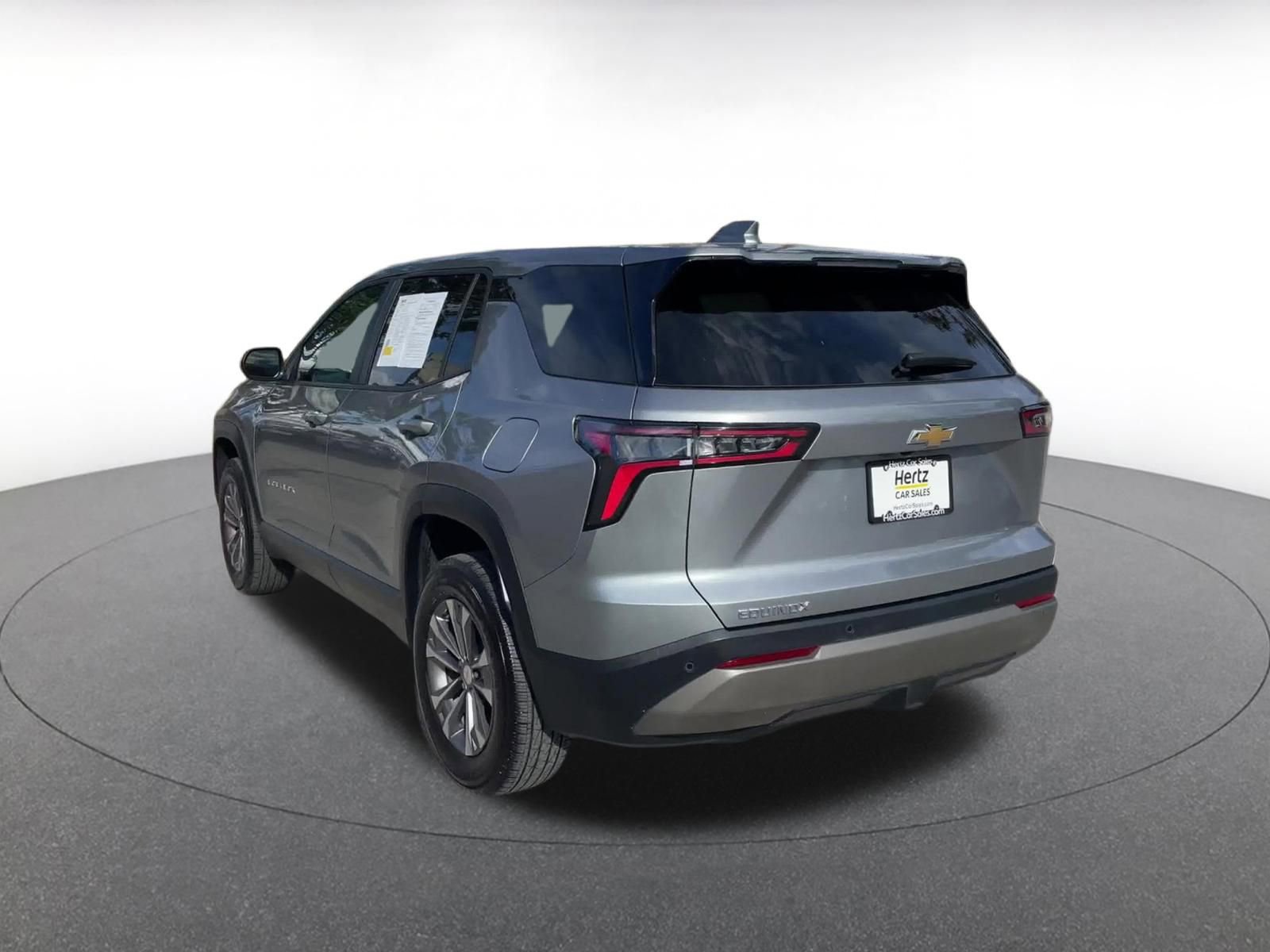 Used 2025 Chevrolet Equinox LT FWD image 11