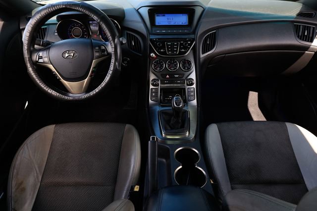 Used 2015 Hyundai Genesis 3.8 image 23