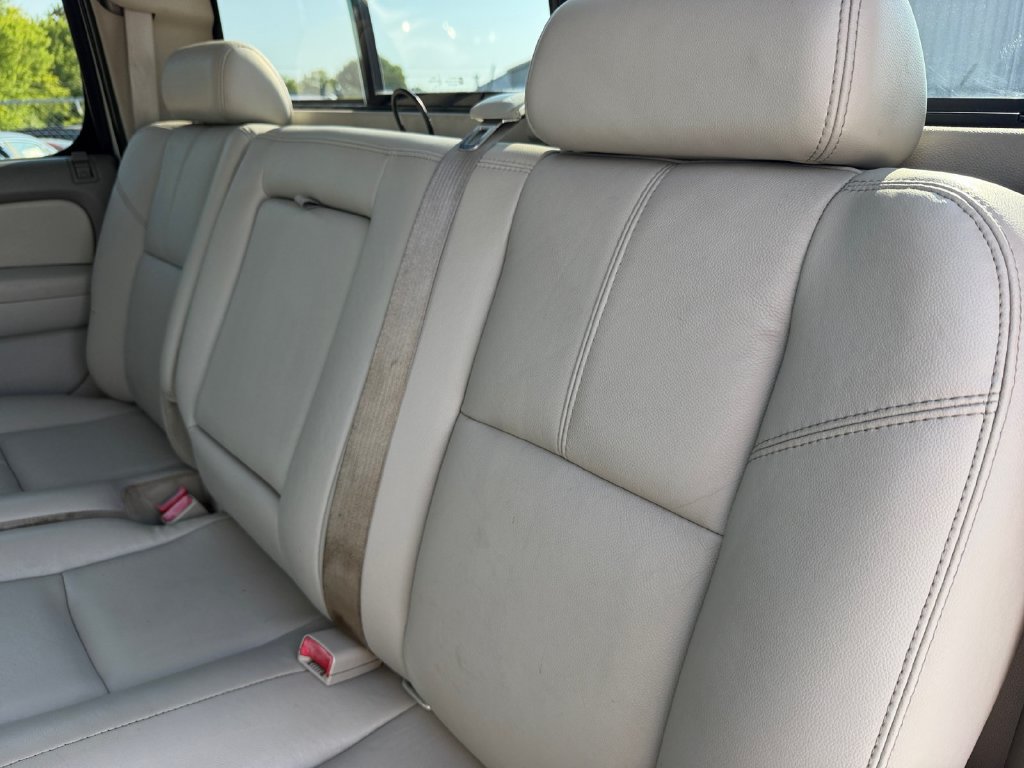 Used 2007 GMC Sierra 2500 SLT w/ Entertainment Package RWD image 17
