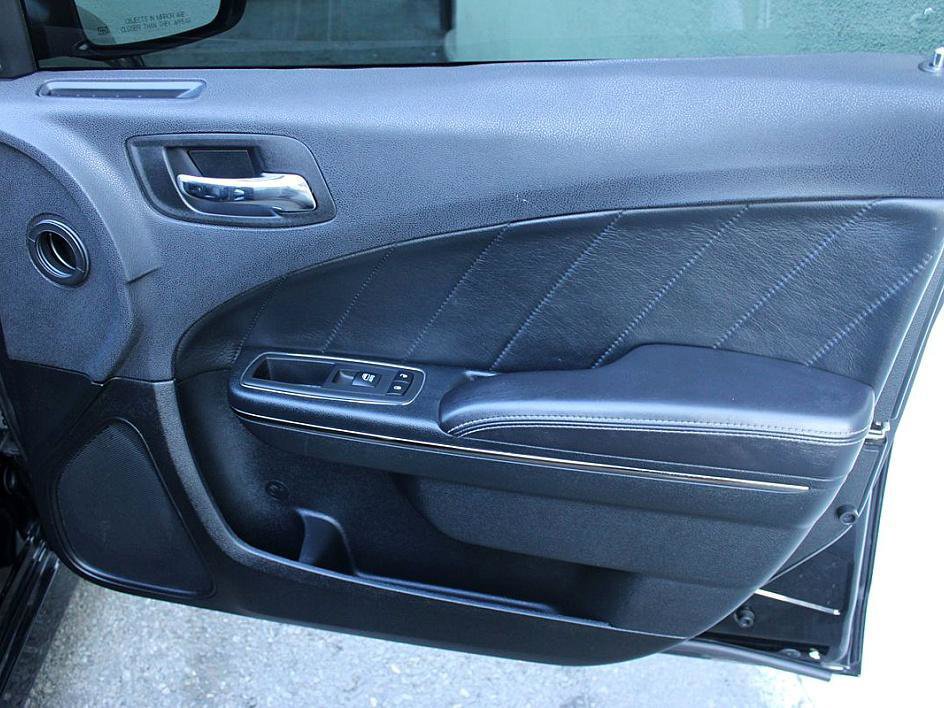 Used 2018 Dodge Charger SRT Hellcat w/ Harman/Kardon Audio Group RWD image 22