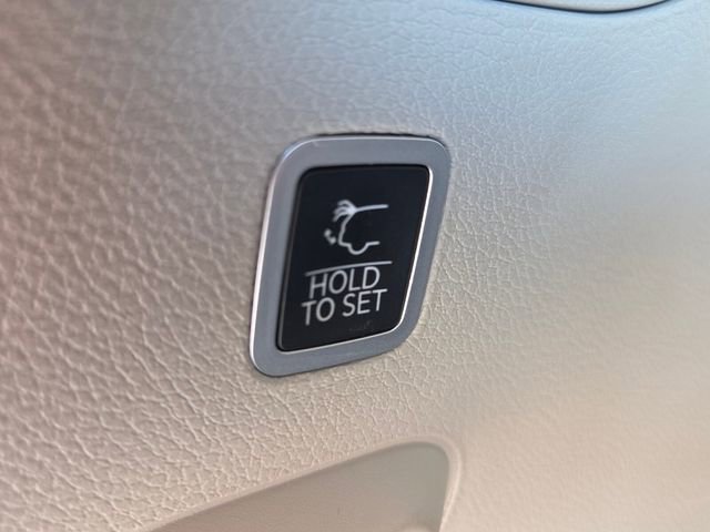 Used 2023 Jeep Grand Wagoneer 4WD w/ Flexible Seating Group image 13