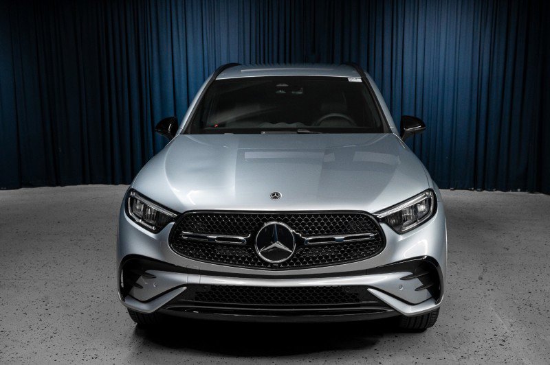 New 2026 Mercedes-Benz GLC 300 image 2