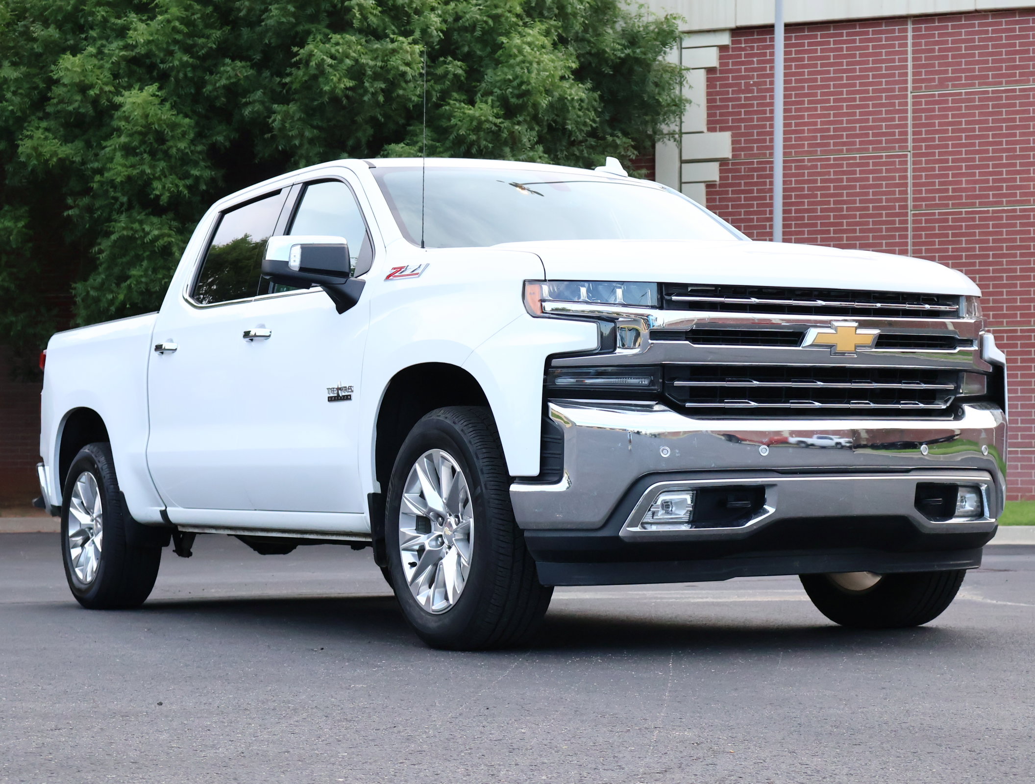 Used 2019 Chevrolet Silverado 1500 LTZ AWD/4WD image 1