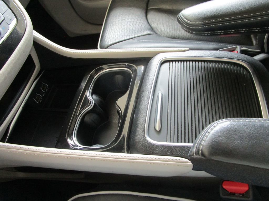 Used 2023 Chrysler Pacifica Limited image 48