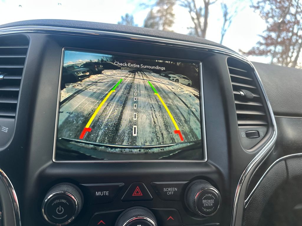 Used 2018 Jeep Grand Cherokee Limited image 10