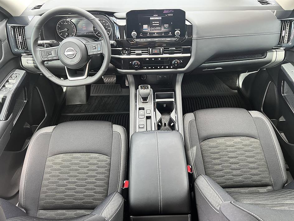 Certified 2025 Nissan Pathfinder SV image 18