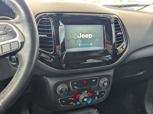 Used 2019 Jeep Compass Latitude FWD image 10
