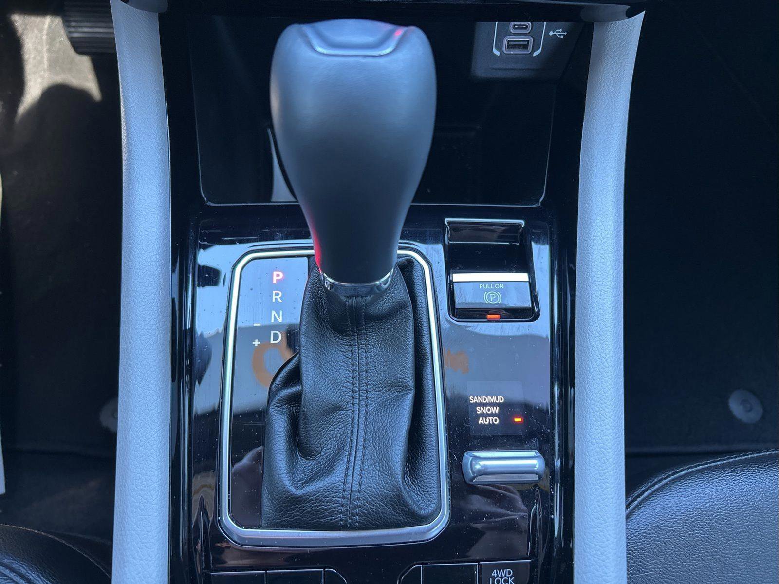 Certified 2023 Jeep Compass Limited w/ Sun and Sound Group image 30