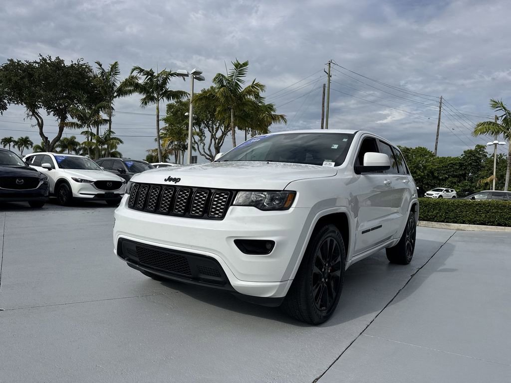 Used 2018 Jeep Grand Cherokee Altitude RWD image 31