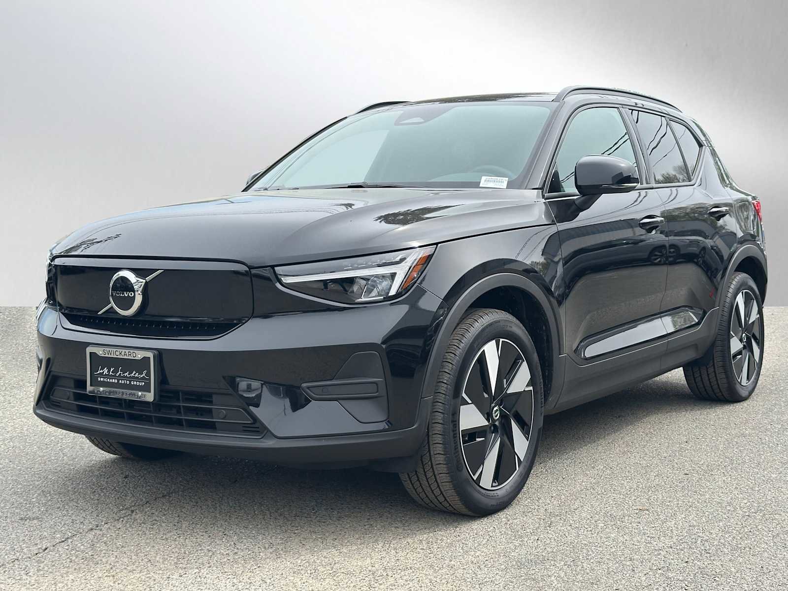 Used 2025 Volvo EX40 Core w/ Climate Package AWD/4WD image 7