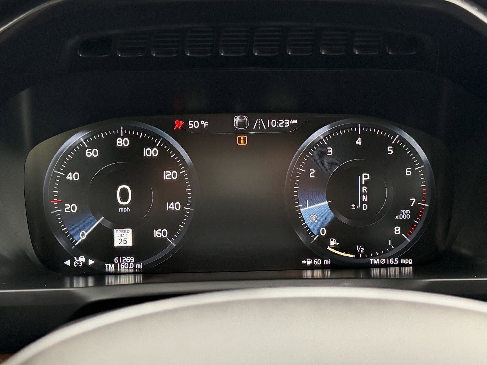 Used 2022 Volvo XC90 T6 Momentum w/ Climate Package AWD/4WD image 17