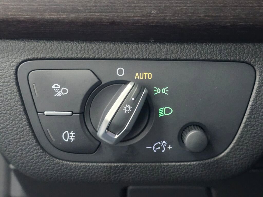 Certified 2025 Audi Q5 2.0T Premium Plus image 37