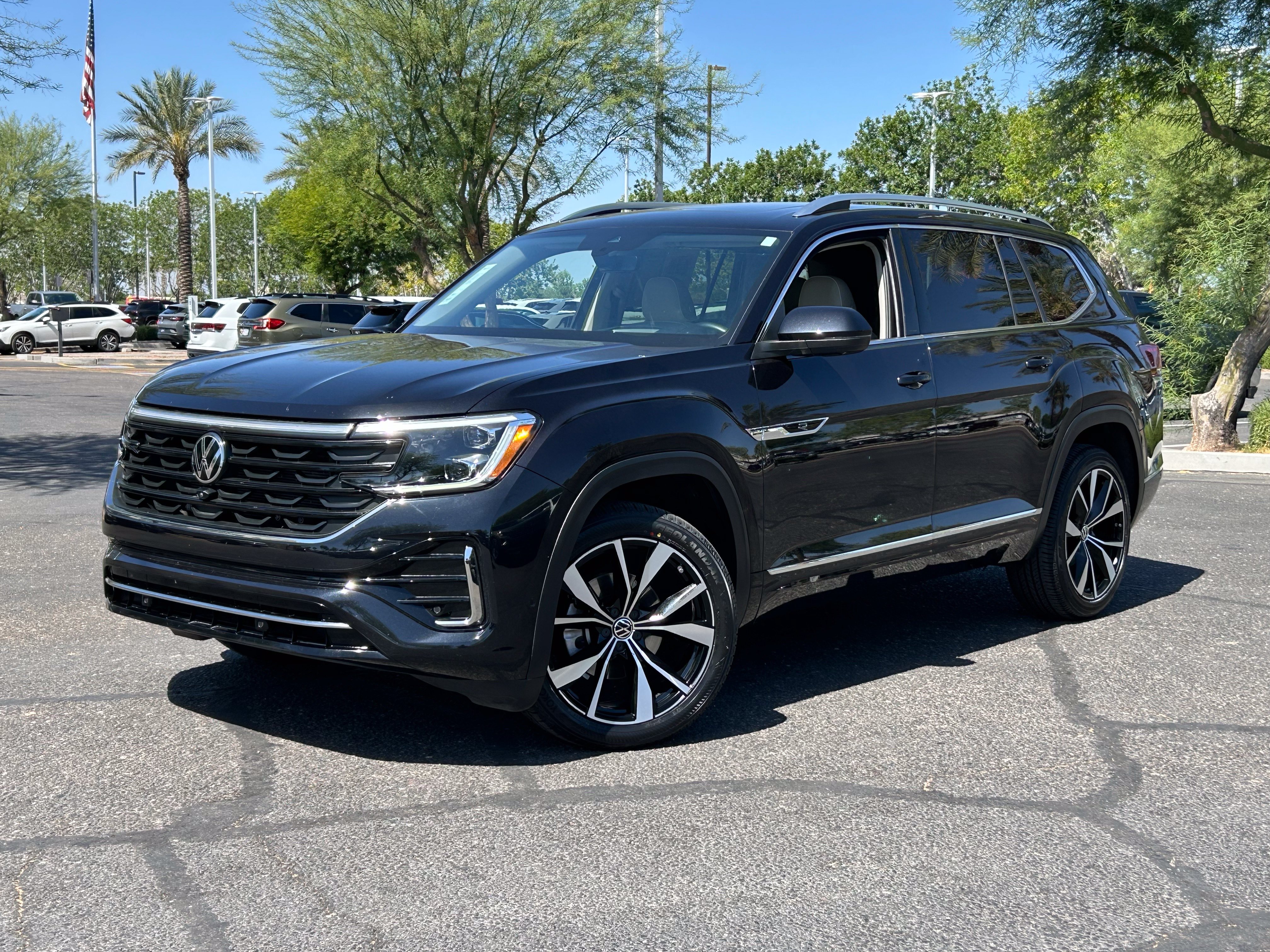 Used 2024 Volkswagen Atlas SEL Premium R-Line AWD/4WD image 31