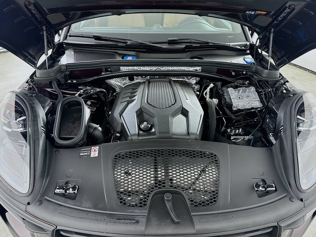 New 2026 Porsche Macan AWD/4WD image 32
