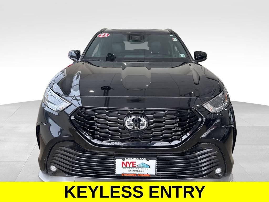 Used 2023 Toyota Highlander XSE image 8