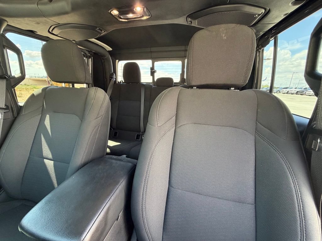 Used 2023 Jeep Gladiator Sport AWD/4WD image 13