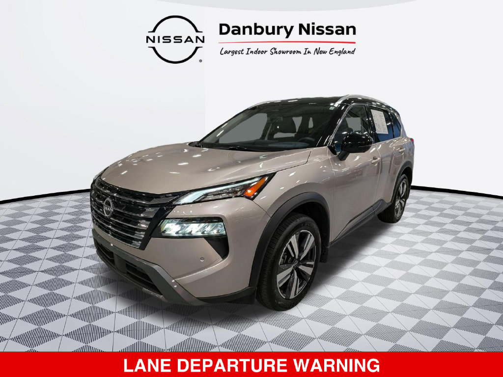 Certified 2025 Nissan Rogue SL w/ SL Premium Package AWD/4WD image 8