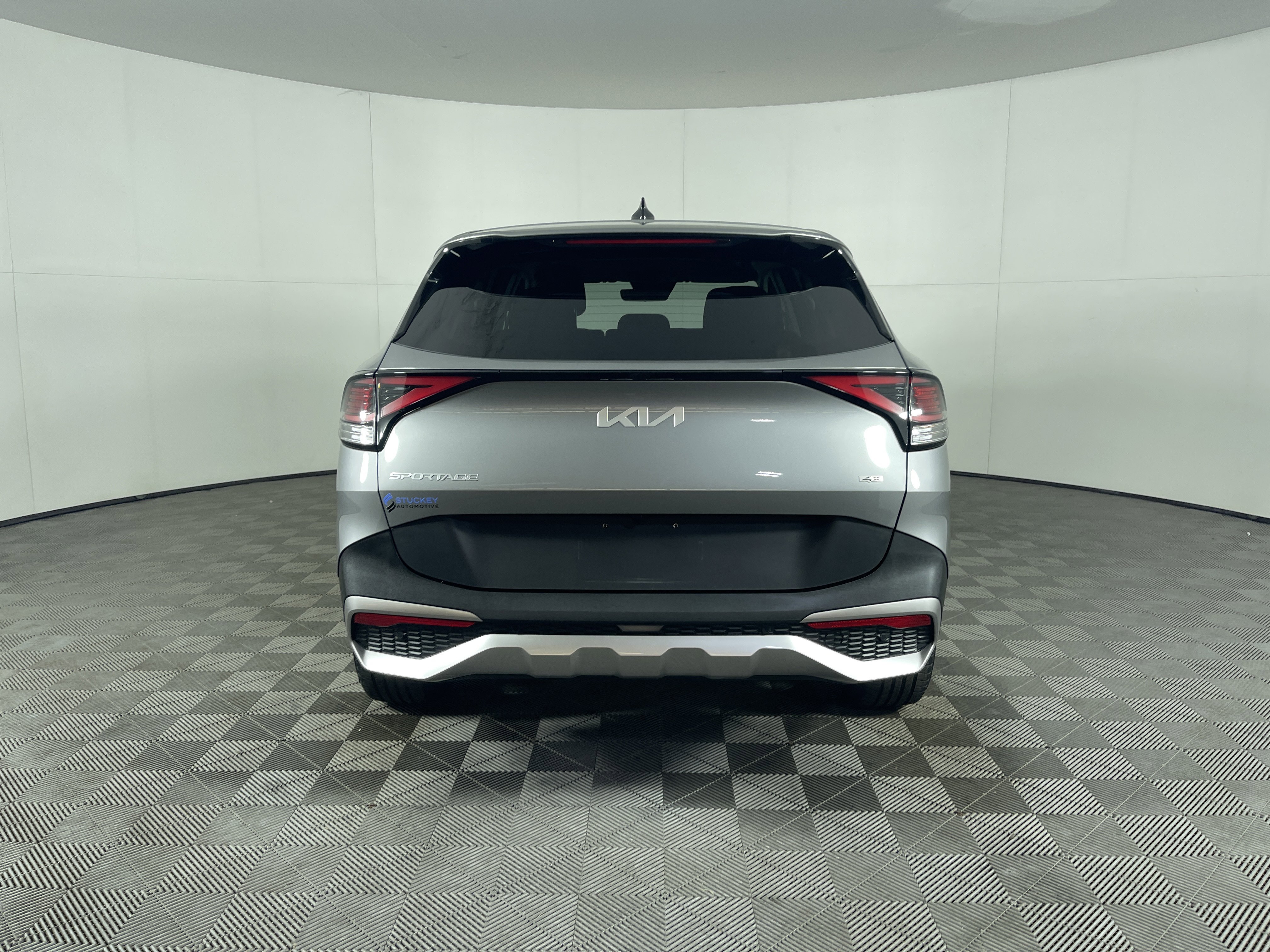 Used 2023 Kia Sportage LX image 4